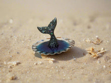 Load image into Gallery viewer, Mermaid Tail Resin Jewelry Holder
